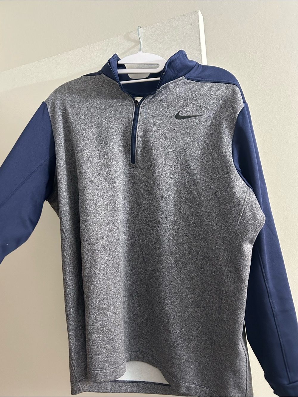 Nike Men’s Heather Gray and Navy Quarter-Zip Pullover - Picture 1 of 1